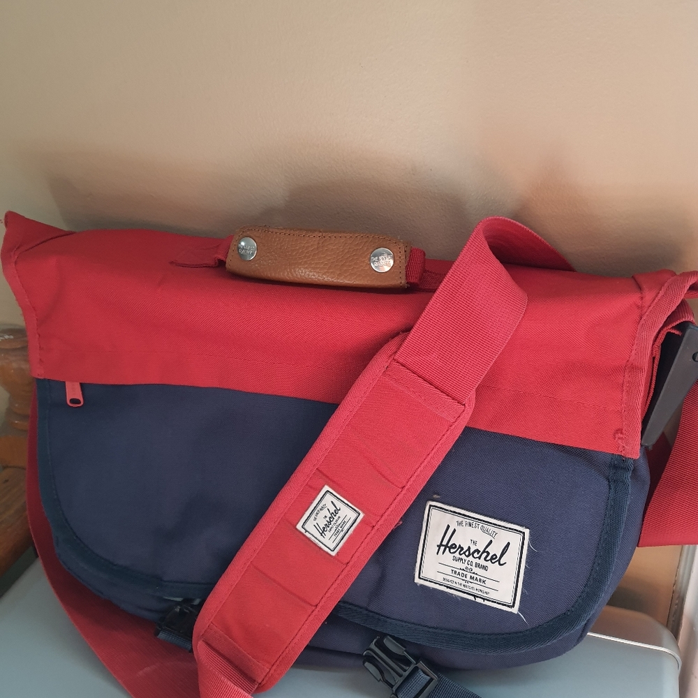 Herschel Messenger bag